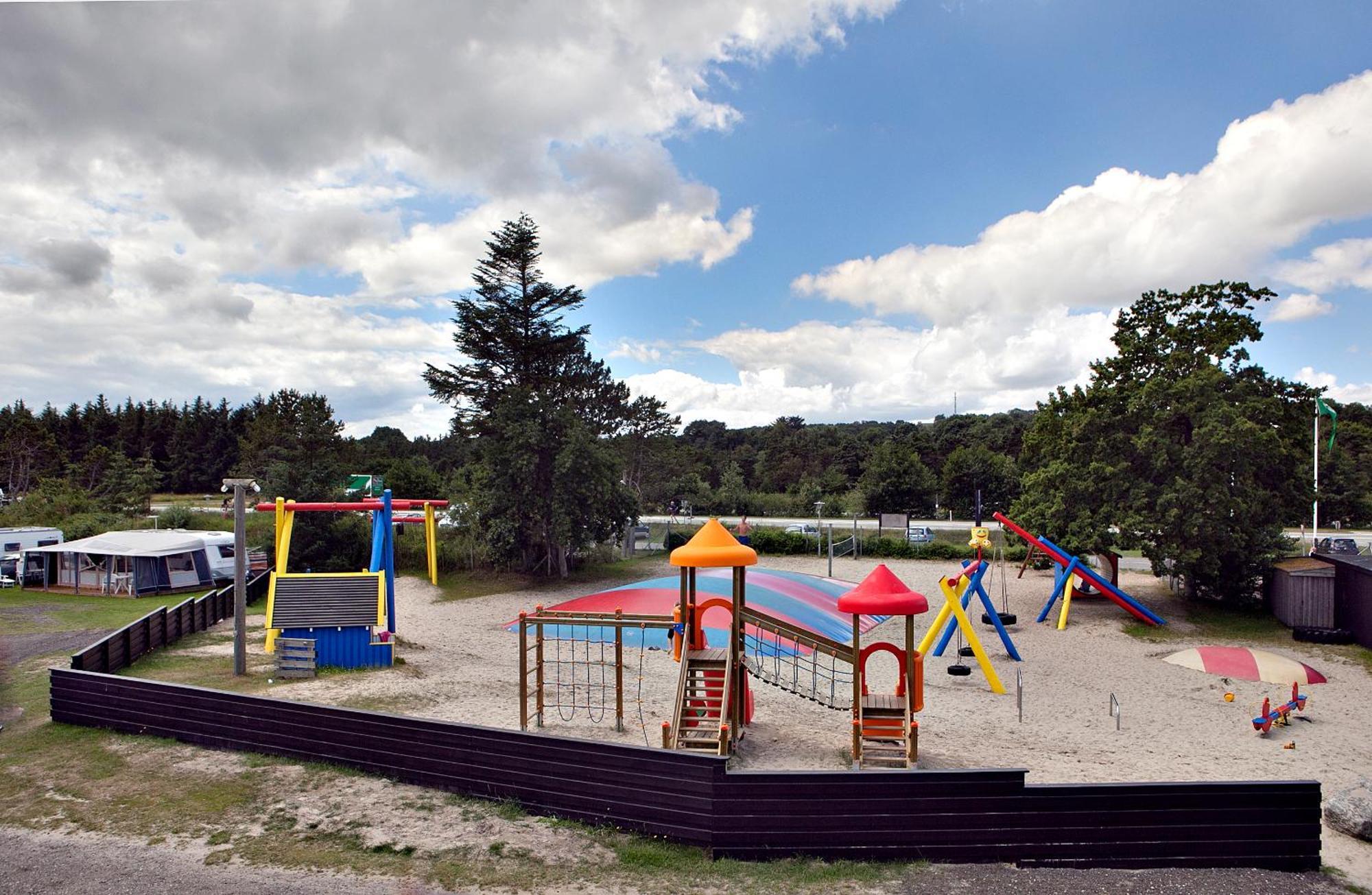 Svalereden Strand Camping Cottages Себю Экстерьер фото